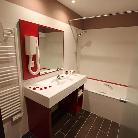 Hotel Lyon-ouest 3*