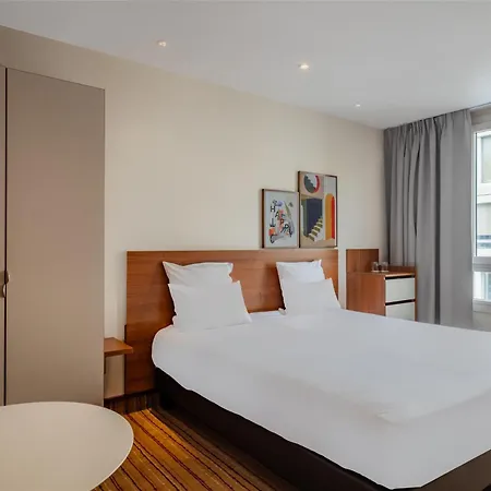 Spark By Hilton Ouest ليون