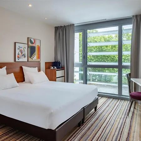 Szálloda Spark By Hilton Ouest 3*