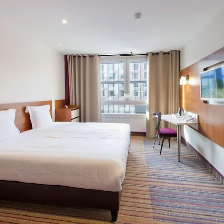 فندق Spark By Hilton Ouest 3*