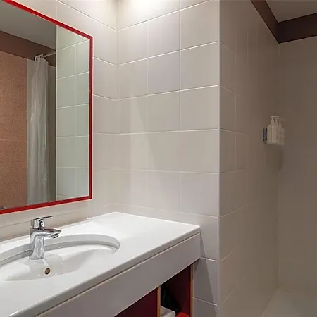 Spark By Hilton Ouest 3* Лион