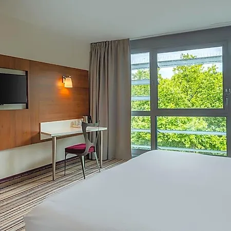 Spark By Hilton Ouest
