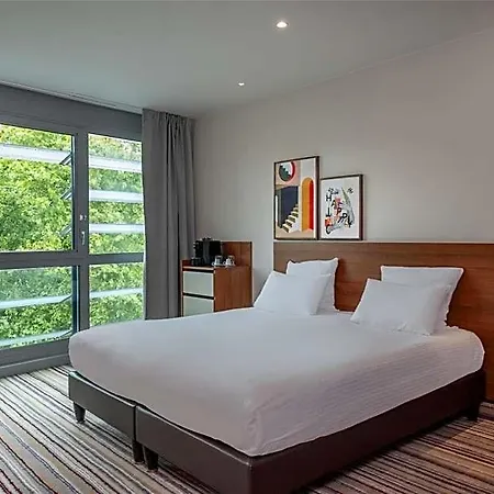 Spark By Hilton Ouest Lyon