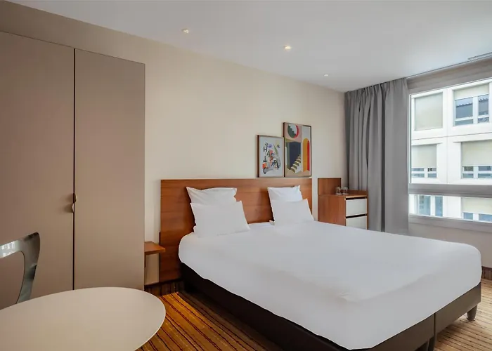 Spark By Hilton Ouest ליון