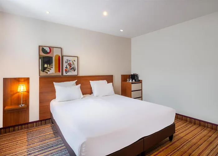 Spark By Hilton Ouest מלון ליון