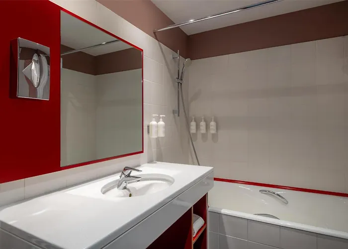 Spark By Hilton Ouest ליון