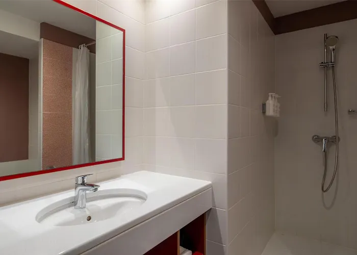 Spark By Hilton Ouest 3* ליון