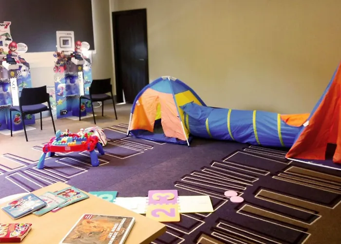 מלון Spark By Hilton Ouest