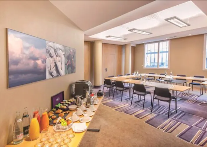 Spark By Hilton Ouest מלון 3*