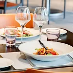Spark By Hilton Ouest 3*