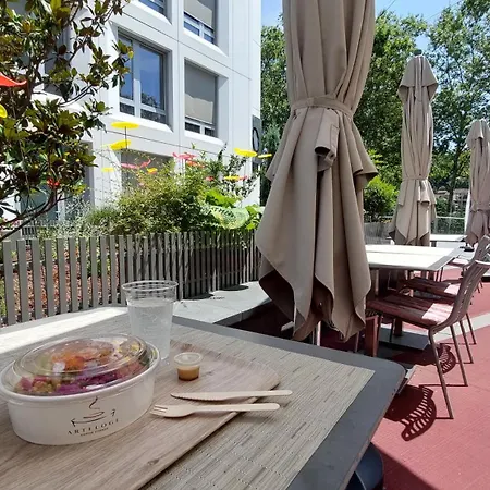 Lyon-ouest 3*